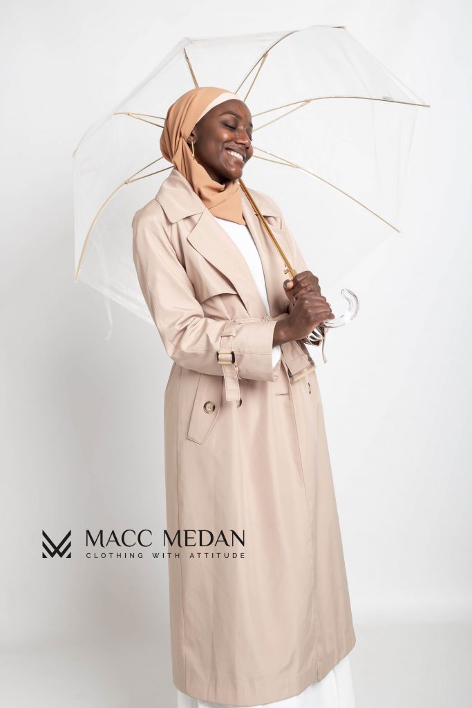 Trenchcoat-Klassik-Cappuccino_MACCMEDAN-1