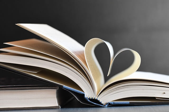 book-heart maccmedan