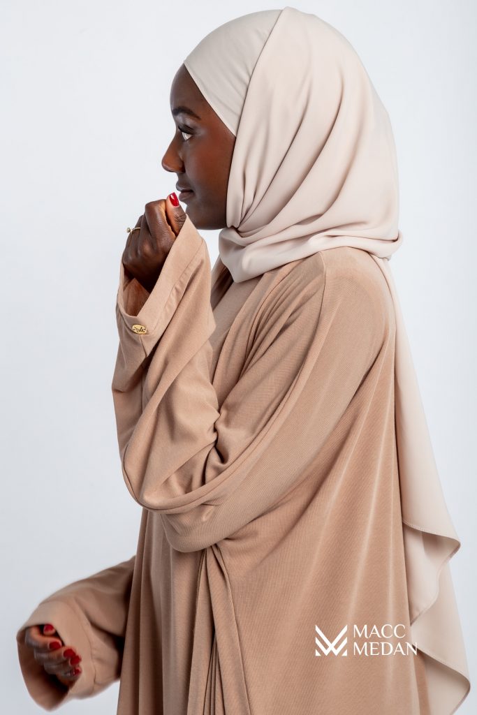 Abaya-Set aus Feinstrick Sandbeige MaccMedan Muslimische Kleider, Hijab, Abaya, Muslima Fashion, Modest Fashion, Islamische Kleidung, Muslimische Mode