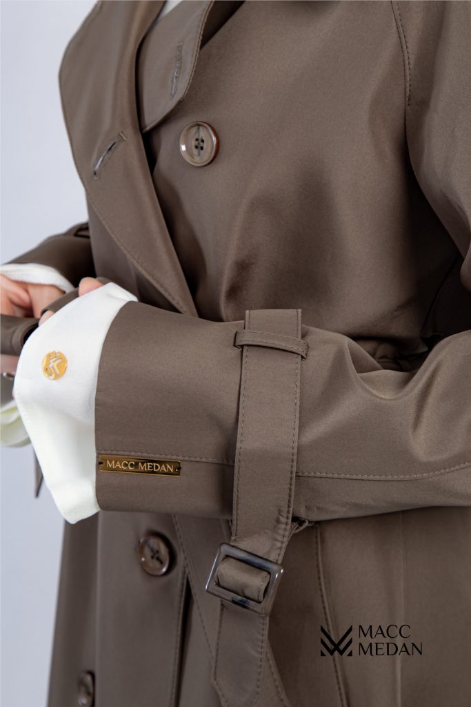 Klassischer Trenchcoat - Olivgrün MACCMEDAN
Muslimische Kleidung, Hijab, Muslima Fashion, Modest Fashion, Islamische Kleidung, Muslimische Mode