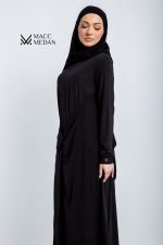 Kleid zum Wickeln aus Feinstrick Schwarz MaccMedan Muslimische Kleider, Hijab, Abaya, Muslima Fashion, Modest Fashion, Islamische Kleidung, Muslimische Mode