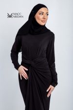 Kleid zum Wickeln aus Feinstrick Schwarz MaccMedan Muslimische Kleider, Hijab, Abaya, Muslima Fashion, Modest Fashion, Islamische Kleidung, Muslimische Mode