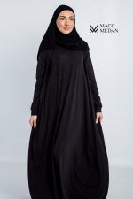 Kleid zum Wickeln aus Feinstrick Schwarz MaccMedan Muslimische Kleider, Hijab, Abaya, Muslima Fashion, Modest Fashion, Islamische Kleidung, Muslimische Mode