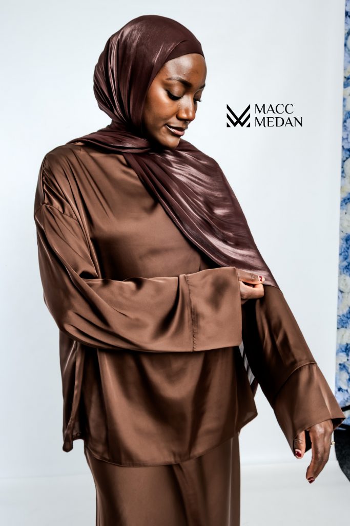Fertighijab aus Premium Koreanischer Organzaseide - Schals, Hijabi, Muslima, Kopftuch, Modest Fashion - MaccMedan