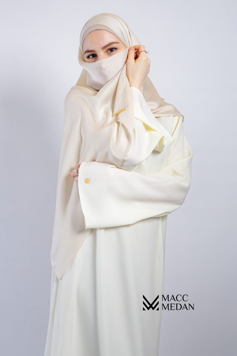 Hijab aus Premium Crincled Silk - Creme Weiß - Hijabi, Muslima, Kopftuch, Modest Fashion - MaccMedan