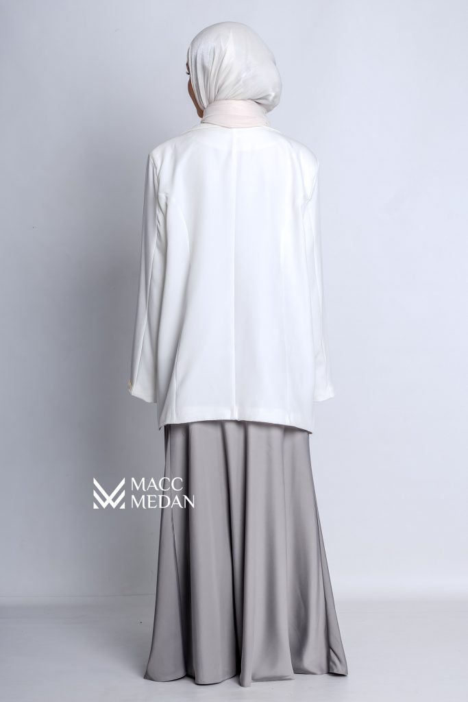 Aurora Blazer im Oversized Look-Weiß - MaccMedan Muslimische Kleider, Hijab, Abaya, Muslima Fashion, Modest Fashion, Islamische Kleidung, Muslimische Mode